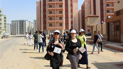 بالصور.. وفد من نابهات «مصر تستطيع» في زيارة لحي الأسمرات