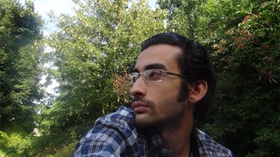 السوري عمر يوسف يحصد لقب «الشاعر المناضل» من فرنسا