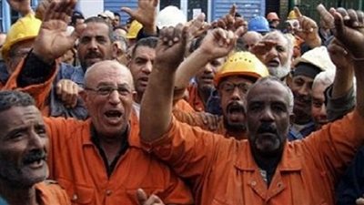 عمال النظافة بالقليوبية يضربون عن العمل ويطالبون برحيل المحافظ