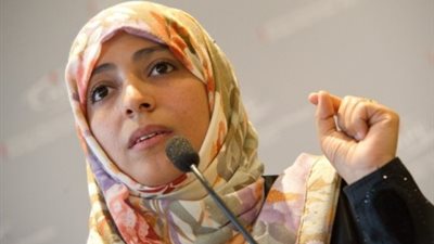 «توكل كرمان» تفوض الرئيس اليمني لفض اعتصامات جماعة الحوثيين الإرهابية.. وتعليقات ساخرة للناشطة اليمنية بـ«فيس بوك».. صهيب: أقوال توكل في اليمن غيرها بمصر.. أحمد: كرمان رابعاوية بره