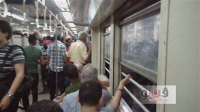 شاب ينقذ طفلا من الموت بمترو غمرة وانهيار عشرات الفتيات