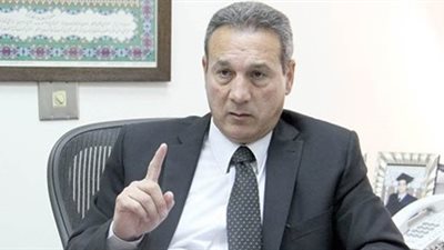 خبير مالي: هبوط مؤشرات البورصة نتيجة مباشرة لرفع الفائدة