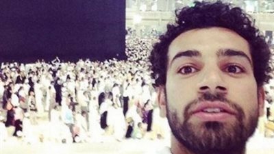 بالصورة.. محمد صلاح يؤدي مناسك العمرة قبل الانضمام لمعسكر ليفربول