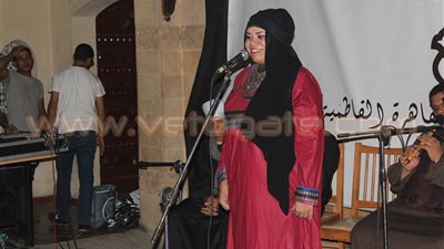 بالفيديو.. المنشدة شيماء النوبي تغني «أيوب» بمركز الربع الثقافي