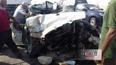 بالصور.. إصابة 4 أشخاص في تصادم سيارتين بطريق «غارب - الزعفرانة»