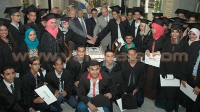 «الحفني» لـ«أبناء العاملين»: نجاحكم وسام على صدور آبائكم