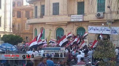 شباب الثورة يتظاهرون داخل ديوان الدقهلية للمطالبة بإقالة المحافظ