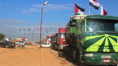 السلطات المصرية تواصل إدخال مواد بناء إلى قطاع غزة