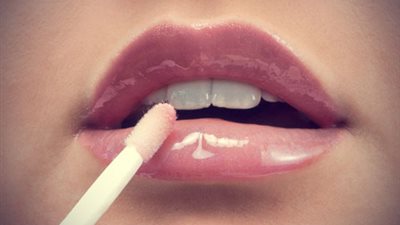 5 نصائح عند اختيار ملمع الشفاة