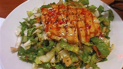 سلطة الدجاج المشوي والطماطم المجففة من مطبخ الشيف سلمى