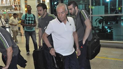 «نشرة مطار القاهرة».. بعثة الزمالك تغادر استعدادا لموجهة الصفاقسي.. ترحيل وكيل «أوقاف حماس» بعد احتجازه يومين..هبوط اضطراري لطائرة مصرية تنقل 181 أجنبيا..و«مصر للطيران» ت