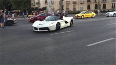 بالفيديو.. فيراري تمارس التفحيط بشوارع أمريكا