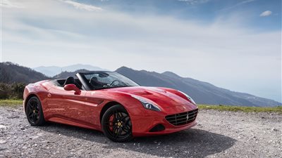 جمارك السيارة «فيراري كاليفورنيا» موديل 2017