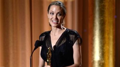 بالصور.. هوليوود تكرم أنجلينا جولى على أعمالها الإنسانية