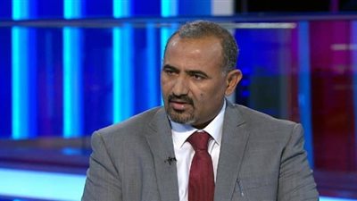 محافظ عدن السابق يعلن حظر الإخوان والحوثيين في جنوب اليمن