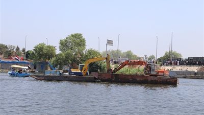 إزالة 15 مرسى للوحدات النهرية المخالفة بإمبابة