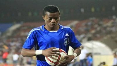 «موكورو» يصل القاهرة للخضوع للكشف الطبي بالمصري