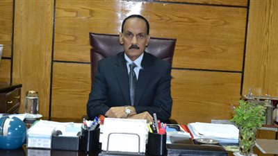 رئيس جامعة أسيوط يهنئ كلية الآداب لحصولها على شهادة الجودة