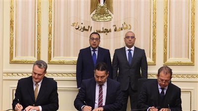 الحكومة توقع مذكرات تفاهم مع شركات عالمية لتشغيل العلمين الجديدة.. إنجي وكونتراك لصيانة العقارات.. وماجد الفطيم بالقائمة