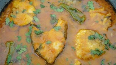 طريقة عمل طاجن «كاري السمك مع الأرز» من مطبخ الشيف «ريمو»