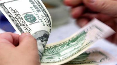 اتحاد الصناعات يتوقع مزيدا من تراجع الدولار
