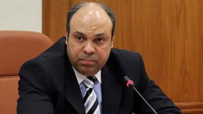 «الحفني» يشيد بأداء فريق عمل برنامج «المسافر الدائم لمصر للطيران»