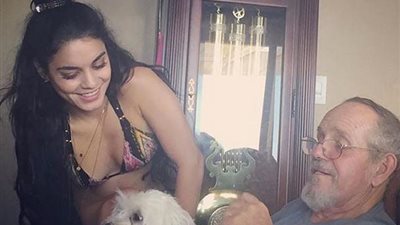 فانيسا هادجنز تلعن السرطان على مسرح لوس أنجلوس