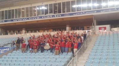 بالصور.. مشادات بين الأمن التونسي وجماهير الأهلي في ملعب «رادس»