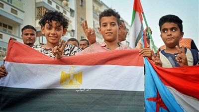 اليمنيون يوجهون رسالة تضامن مع مصر ضد الإرهاب