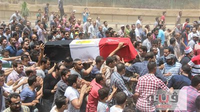19 صورة ترصد دموع أهالي القليوبية في وداع الشهيد خالد المغربي