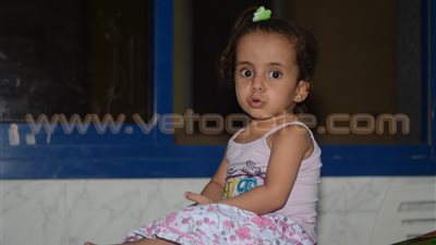 بالفيديو والصور.. الطفلة «عائشة» تركها والديها بمستشفى مطروح.. الزواج بالعرف سبب المشكلة.. الأطباء يرفضون إيداعها بأحد الملاجئ في القاهرة.. وتعيش بأسماء مستعارة لتكمل مسيرتها في الحياة بصورة