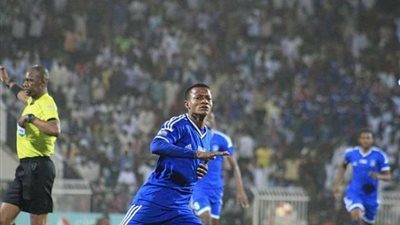 «شيخ موكورو» يصل معسكر المصري ببرج العرب للخضوع للكشف الطبي