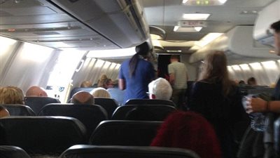 هبوط طائرة اضطراريًا في بريطانيا بعد انتشار دخان بمقصورتها