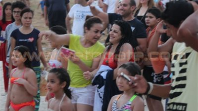 بالفيديو والصور.. وصلة رقص لشباب «مارينا» على أنغام «فيفتى والسادات»