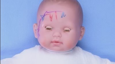 بالفيديو.. 6 طرق للتخلص من أشهر أخطاء الأطفال