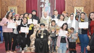 إيبارشية طهطا توزع شهادات متدربي ١٠٠٠ معلم كنسي