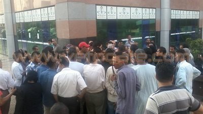 بالصور.. نائب محافظ القاهرة يتفقد «الترجمان» ويستمع لمشاكل الباعة