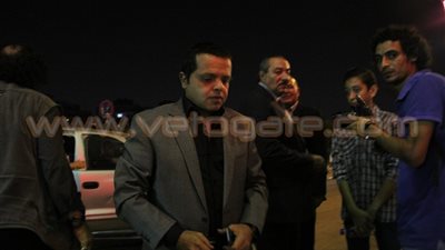 بالفيديو والصور.. نجوم الفن في عزاء والدة علاء مرسي