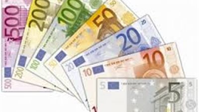 اليورو يسجل أعلى  سعر أمام الجنيه والدولار يستقر