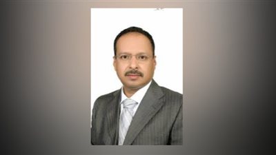 وزير الاتصالات اليمني يتوقف ترانزيت بمطار القاهرة