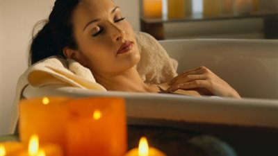 8 طرق تخلصك من روتين حياتك الزوجية