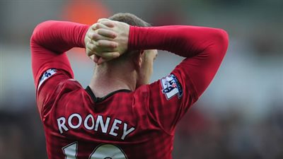 بالفيديو.. «روني» يخرج عن شعوره بسبب حكم مباراة نيوكاسل