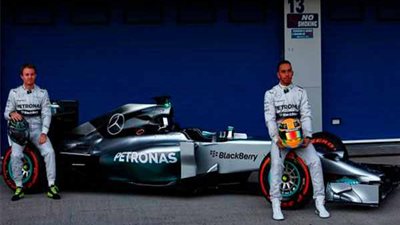 بالصور.. هاميلتون أول المنطلقين في سباق جائزة بلجيكا للسيارات