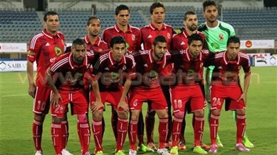 «الأهلي» يظهر بالأزرق و«الترجي» بالأحمر في مواجهة الليلة