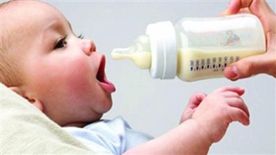 حكم إلزام الأم بإرضاع طفلها؟.. دار الإفتاء تجيب