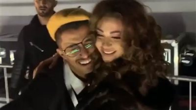 وفاء لوعدها.. أحضان وقبلات من ميريام فارس للشباب الفائزين بتحدي 