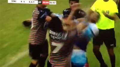 مباراة كرة تتحول إلى ساحة 