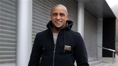 روبرتو كارلوس: البرازيل ستذهب بعيدا مع سكولاري في المونديال