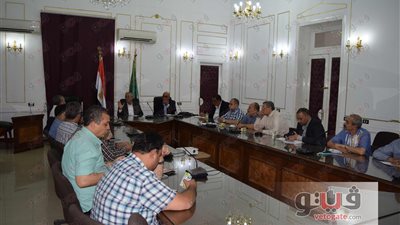 محافظ المنيا يكلف الوحدات المحلية بحصر المحال غير المرخصة