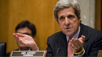 كيرى يصل أفغانستان فى زيارة غير معلنة